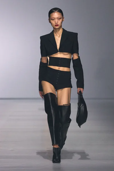 Look 5